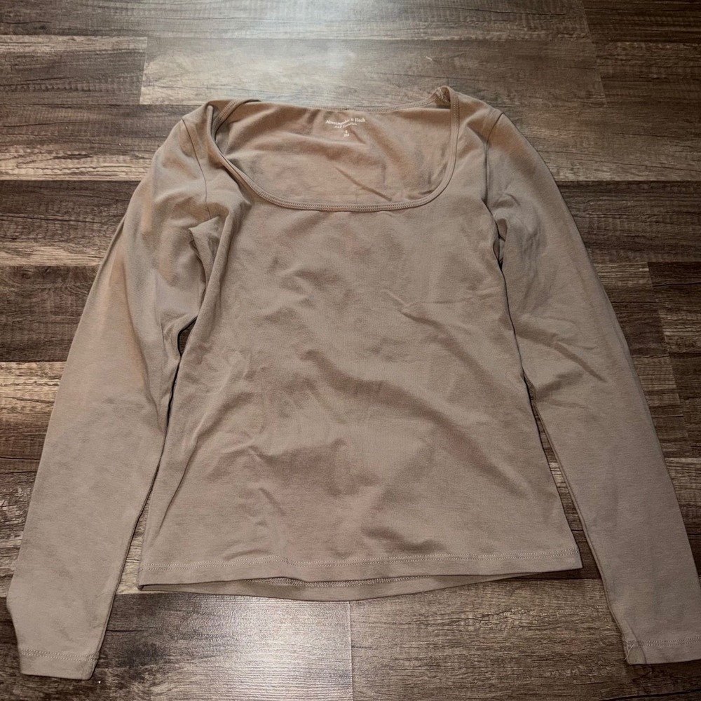 Abercrombie & Fitch A&F Essentials Square Neck Long Sleeve Top Taupe Brown Small